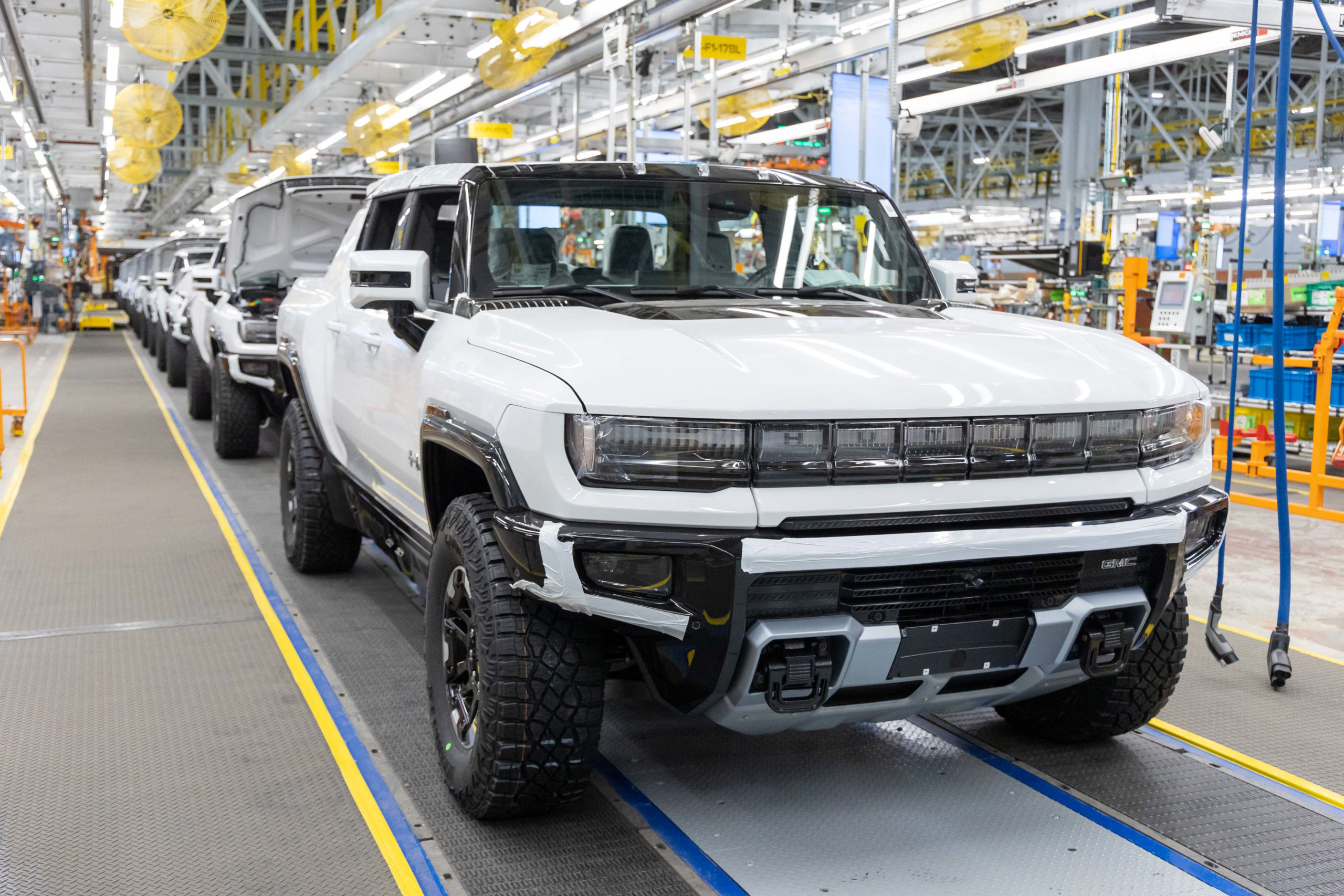 Production is now set to begin at the former Detroit-Hamtramck assembly plant, less than two years after GM announced the massive US$2.2 billion investment to fully renovate the facility to build a variety of all-electric trucks and SUVs. Pre-production of the 2022 GMC HUMMER EV pickups began at Factory ZERO this fall and GMC HUMMER EV is on track to deliver the first vehicles to customers by the end of the year. (Photo by Jeffrey Sauger for General Motors)