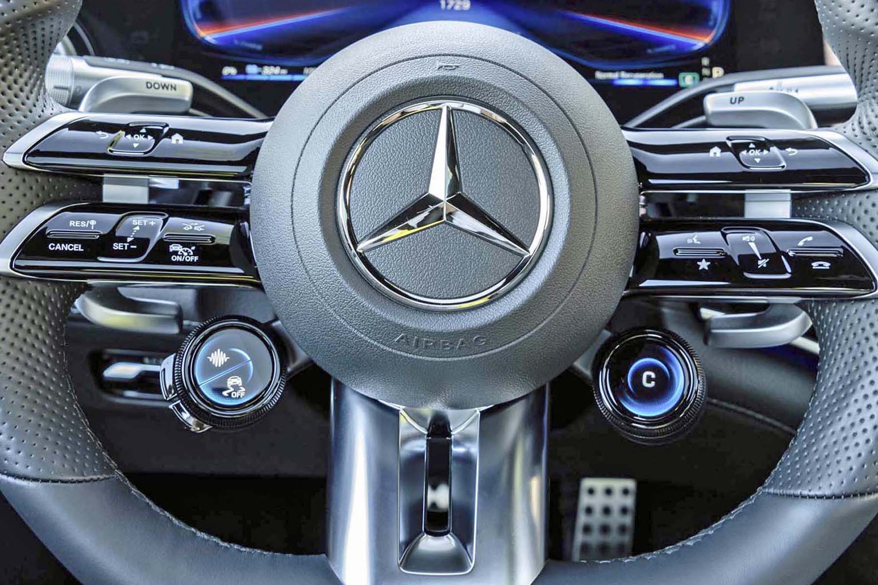 Mercedes AMG EQS 4Matic+ / Graeme Fletcher, The Charge