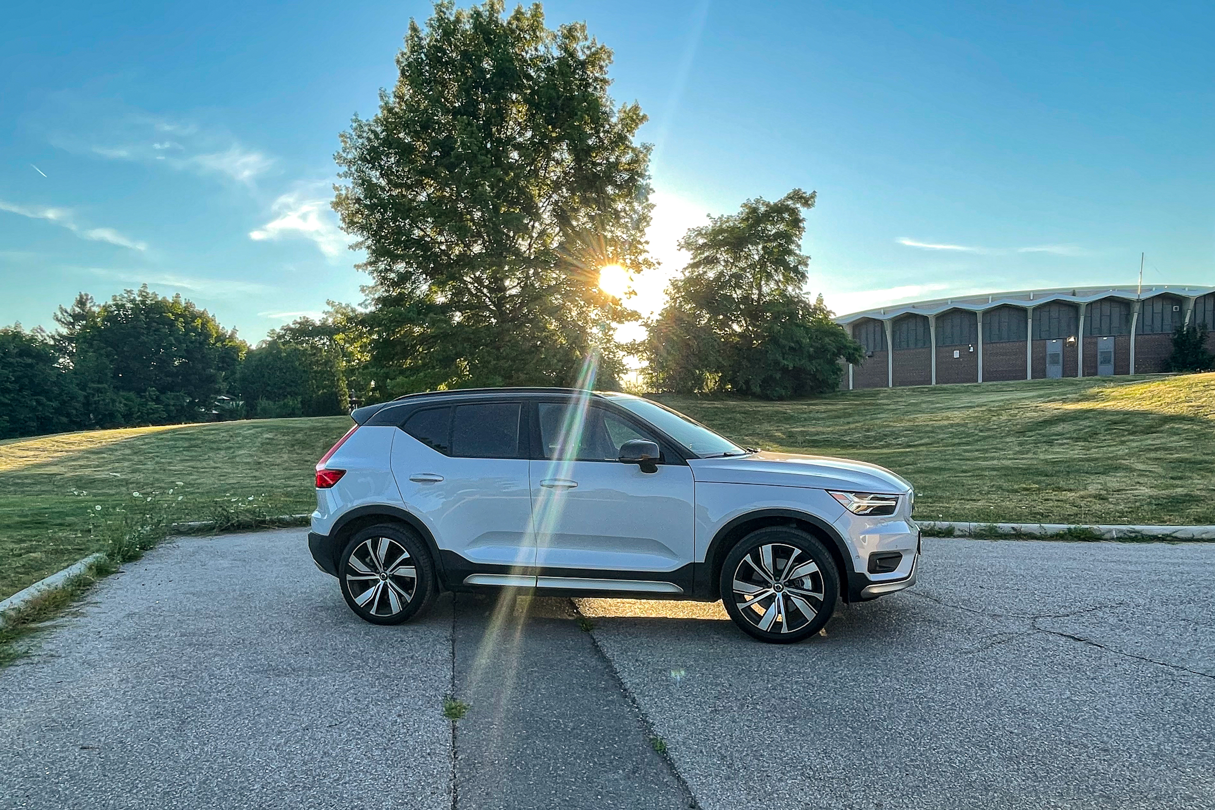 Volvo XC40 Recharge Twin / James Gent, The Charge