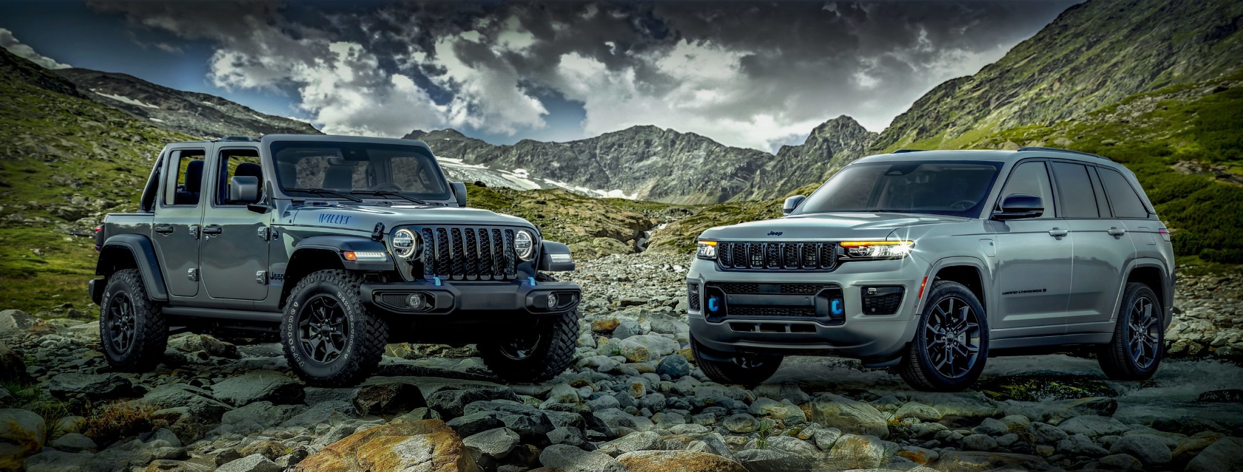 2023 Jeep Wrangler Willys 4xe (left) and 2023 Jeep Grand Cherokee 4xe 30th Anniversary edition