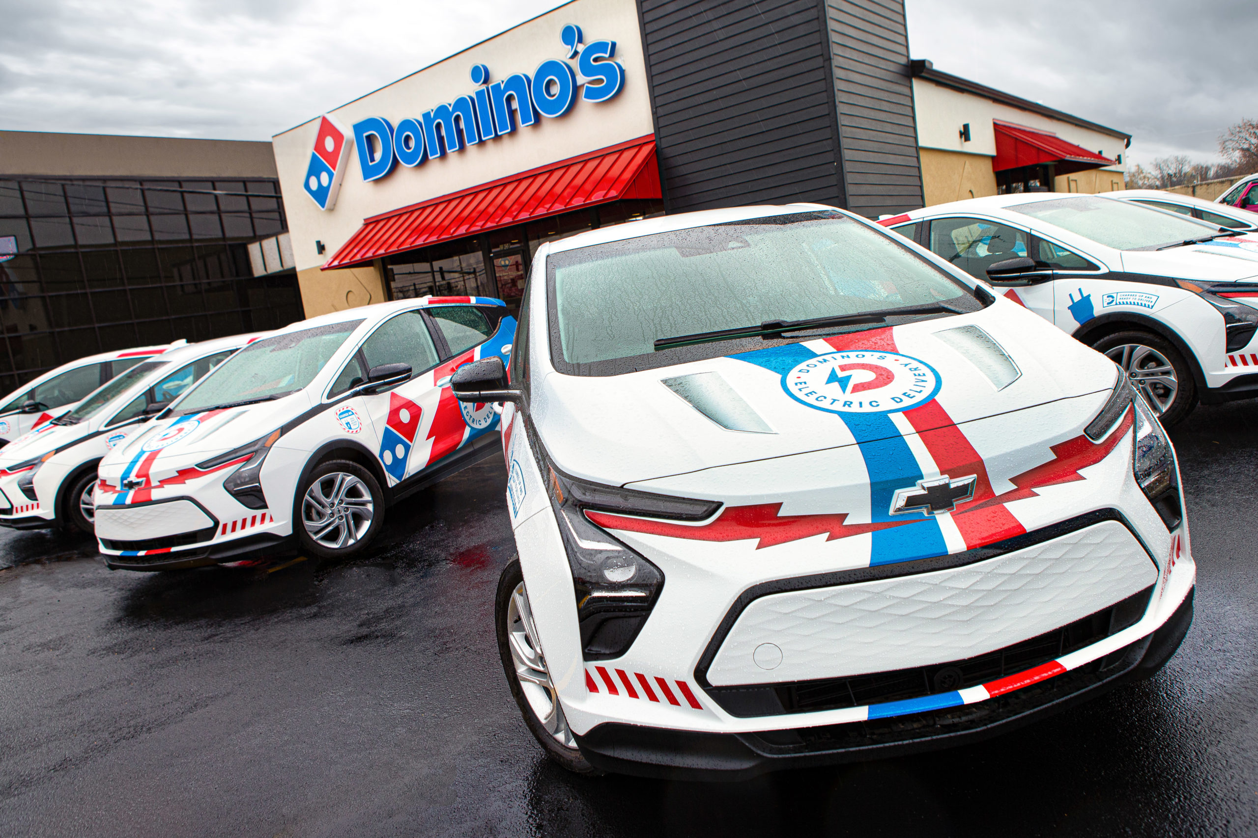 Domino's Pizza has purchased 800 Chevrolet Bolts for electric pizza delivery.