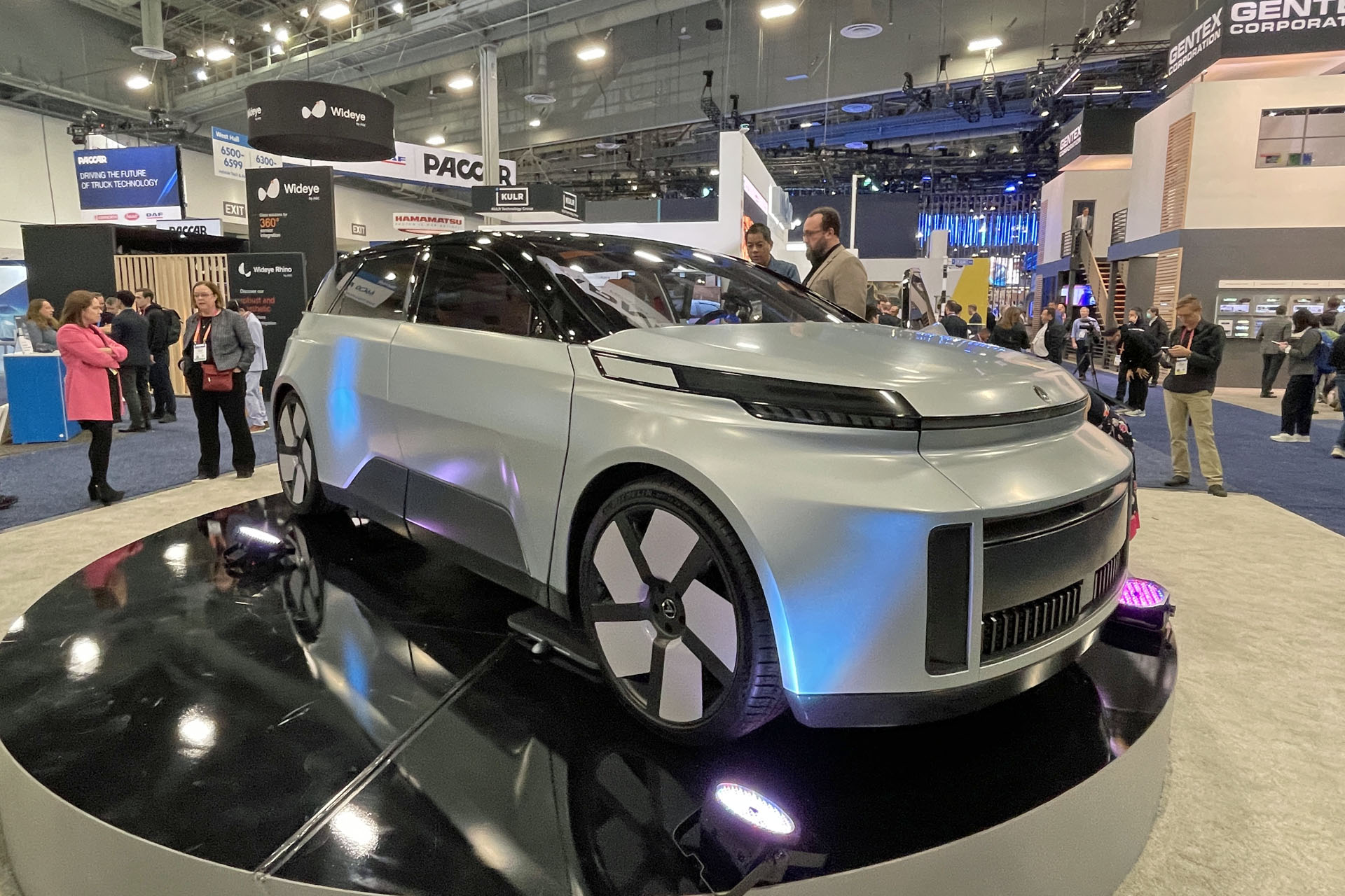 Project Arrow, the first Canadian-built electric vehicle concept done by the Automotive Parts and Manufacturing Association (APMA) / Graeme Fletcher, The Charge