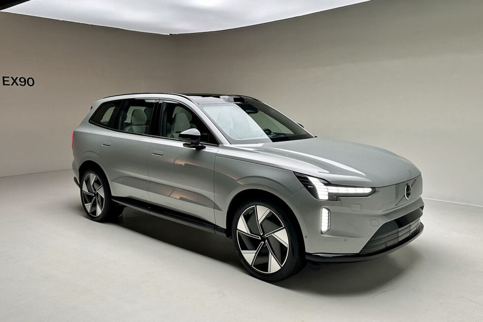 Preview 2024 Volvo EX90 The Charge